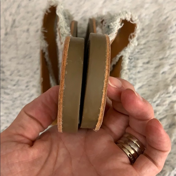 ⭐️🌸Capelli chambray raw hem criss cross slides - Picture 6 of 12